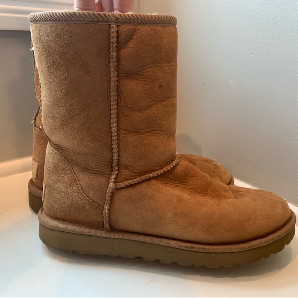 PreLoved UGG Cozy Tan Shearling Boots SZ 8 - Picture 3 of 5